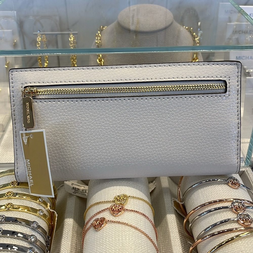 Michael Kors Reed Large Bifold Pebbled Leather Snap Wallet Card Case 
Lt Cream - Picture 6 of 16